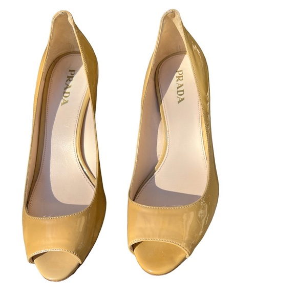 PRADA Patent Leather Yellow Peep Toe Heel w/Signature Gold Tone Plate - Picture 4 of 13